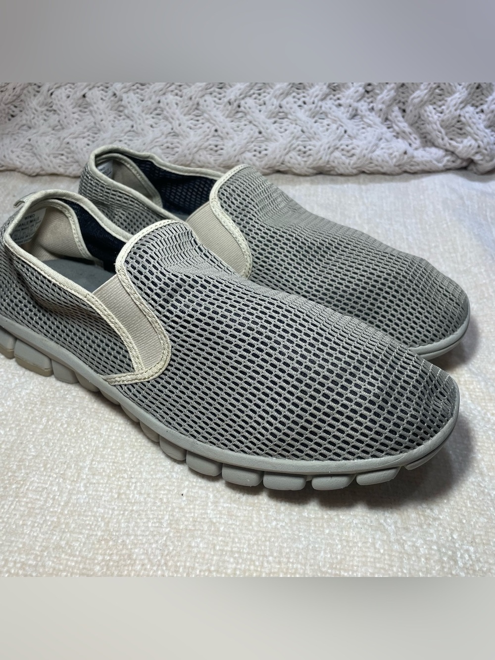 No Sox Deer Stags Men's Slip-On Mesh Light Gray and Cream size 12